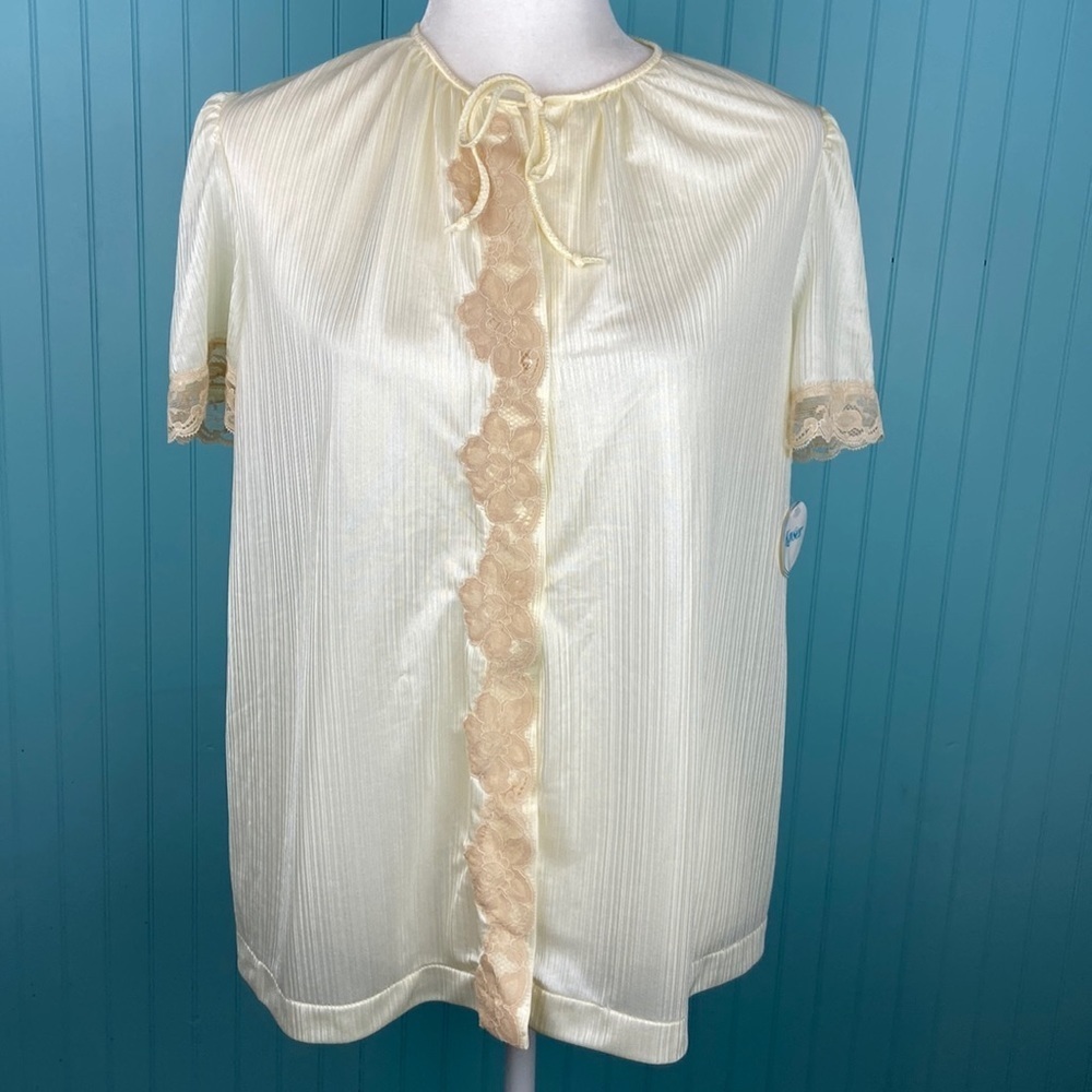 NWT Kayser Vintage Ivory Enkalure Nylon Flowy Sleep Top Lace Embroidered Sz Med